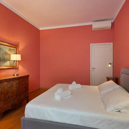 Favoloso A Pochi Minuti Dal Duomo Appartement Milan